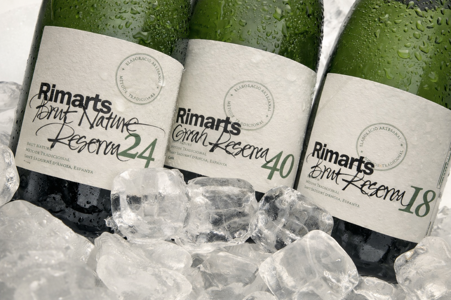 butelki cava Rimarts schładzane na lodzie