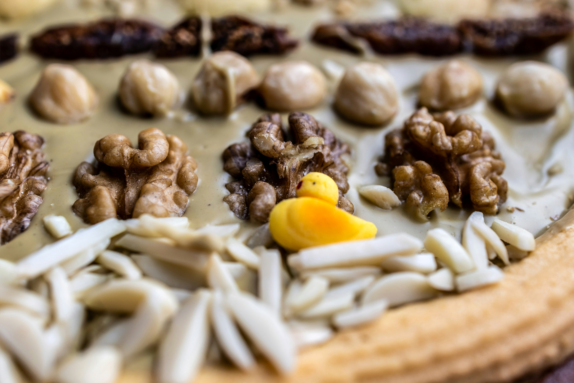 wino do wielkanocnych potraw – mazurek wielkanocny z orzechami